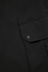 MEN TRAVEL BOOSTER AIR HOLE CARGO SHORT PANTS-BLACK